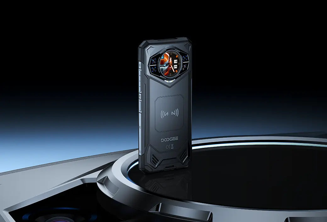 Outdoor-Pros-Extreme-Workers-9-Professions-That-Require-Rugged-Smartphones doogee.com